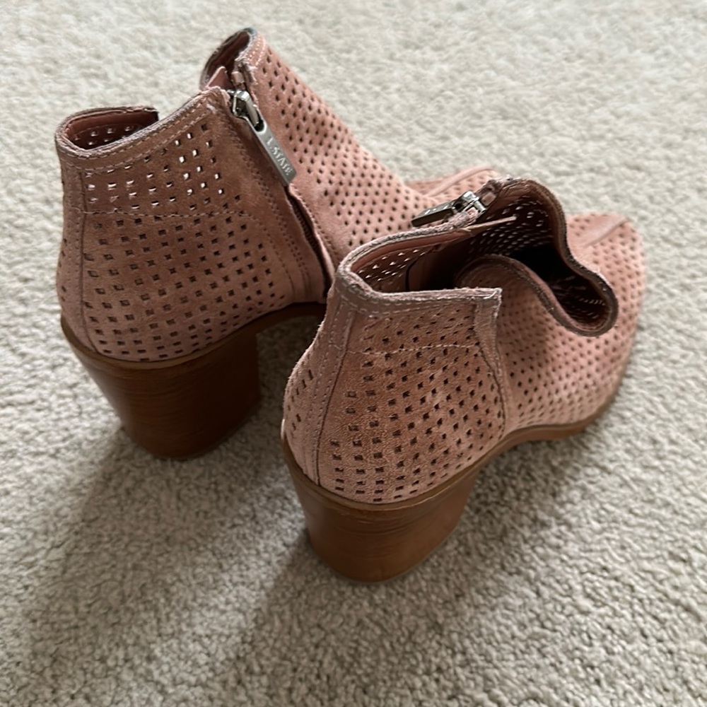 1State shoes -worn once!size 9.5